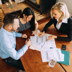 Read more about the article How to Choose a Financial Advisor: Expert Tips for Making the Right Decision